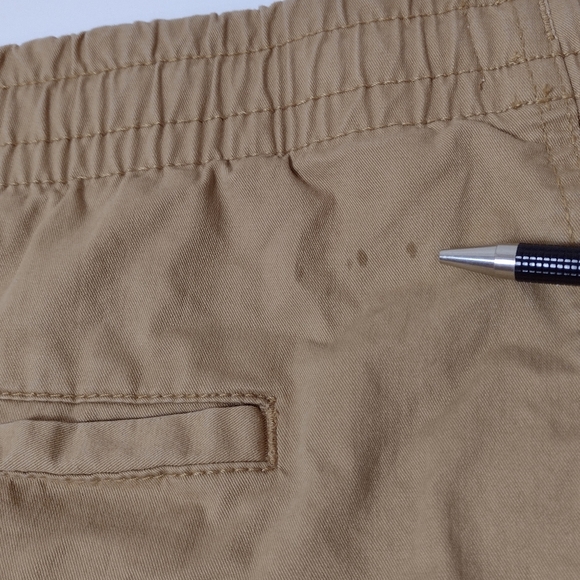 Old Navy Khaki Drawstring Chino Shorts Size (XL) - Picture 4 of 13